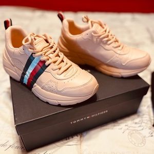 Tommy sneakers in pink! Like new only used once